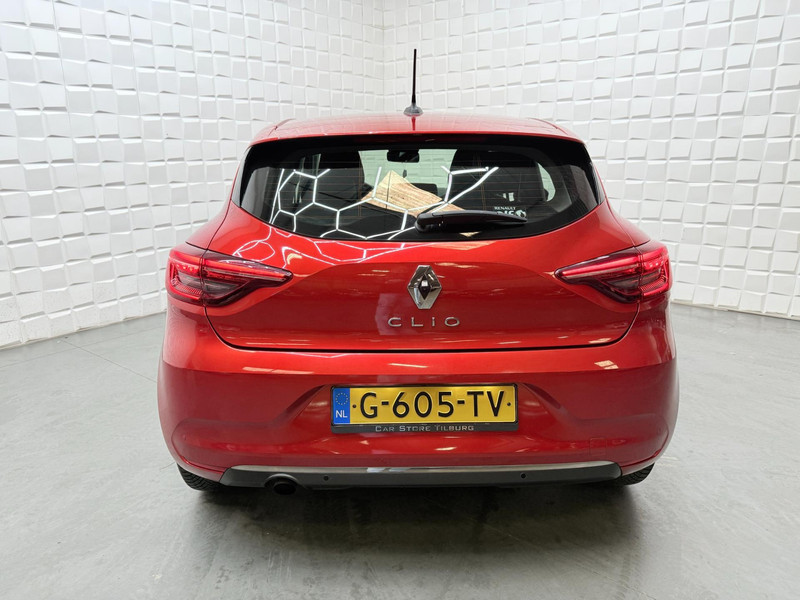 44461699-6.jpg