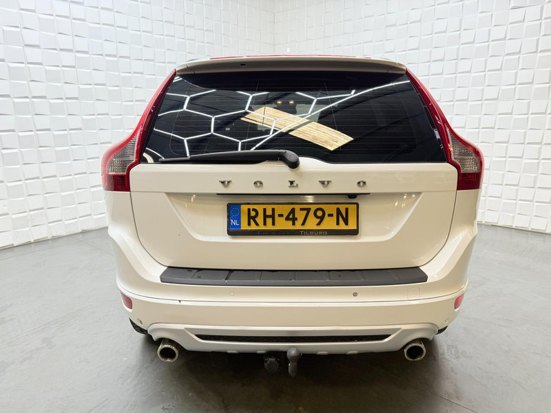 46782200-6.jpg