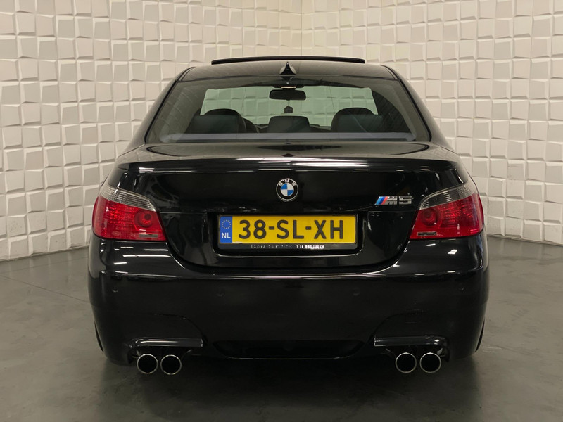 47592654-5.jpg