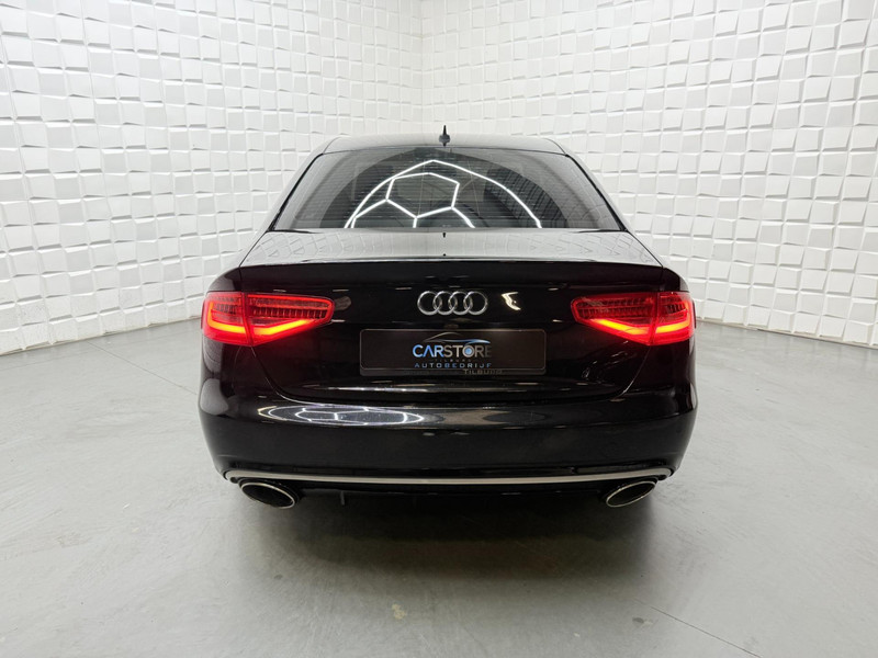 48496180-6.jpg