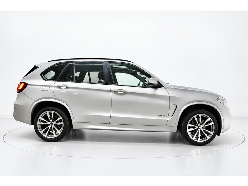 50160592-3.jpg