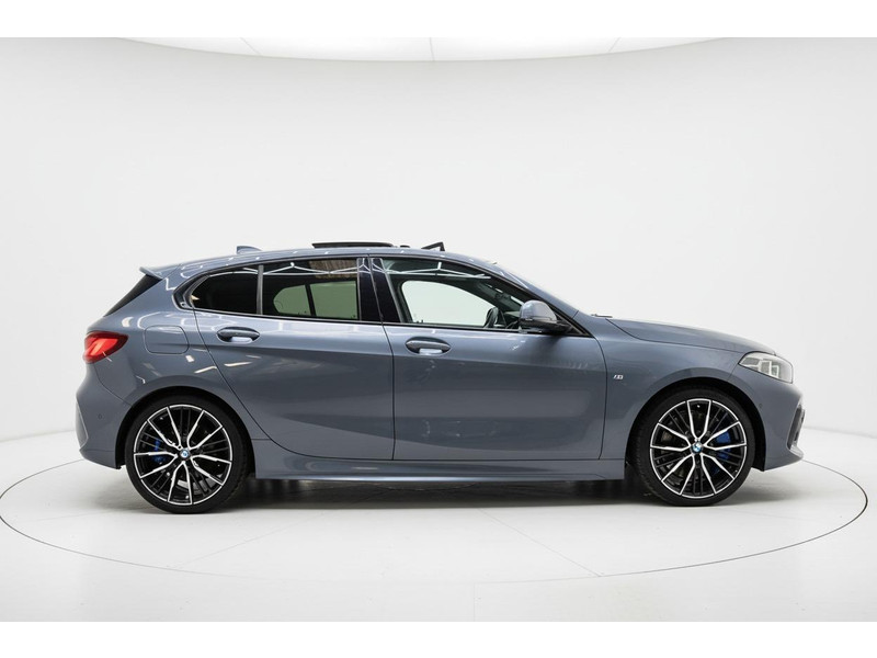 51252322-4.jpg