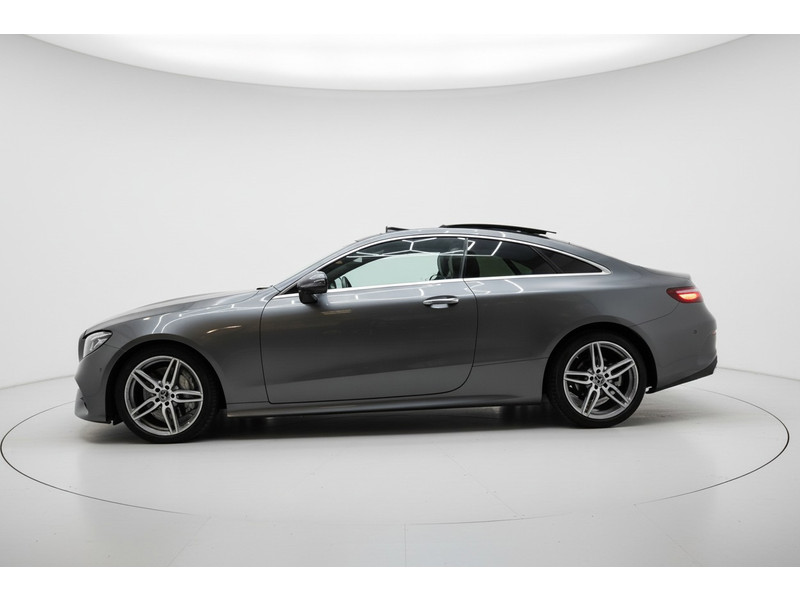 52410679-4.jpg