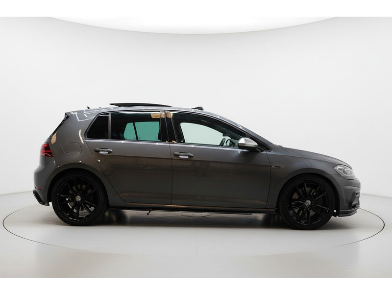 53489025-4.jpg