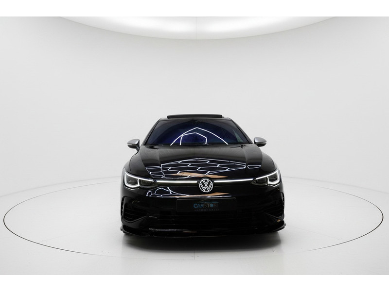 53686043-1.jpg