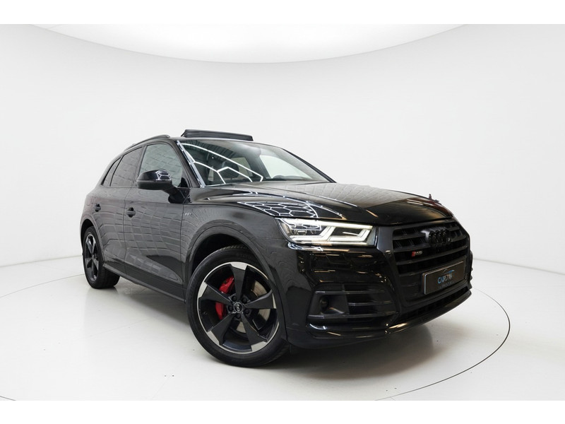 54772941-1.jpg