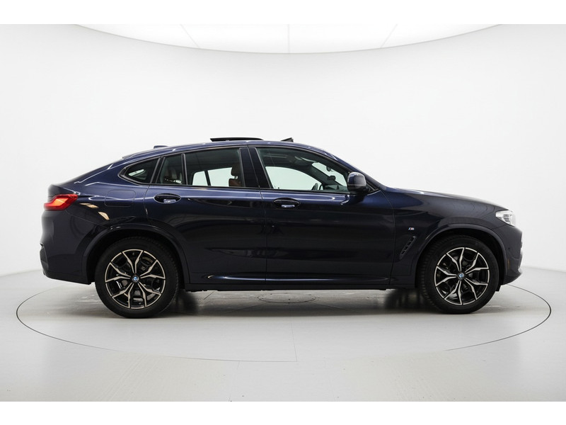 54773227-3.jpg