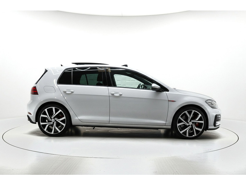 56659056-4.jpg