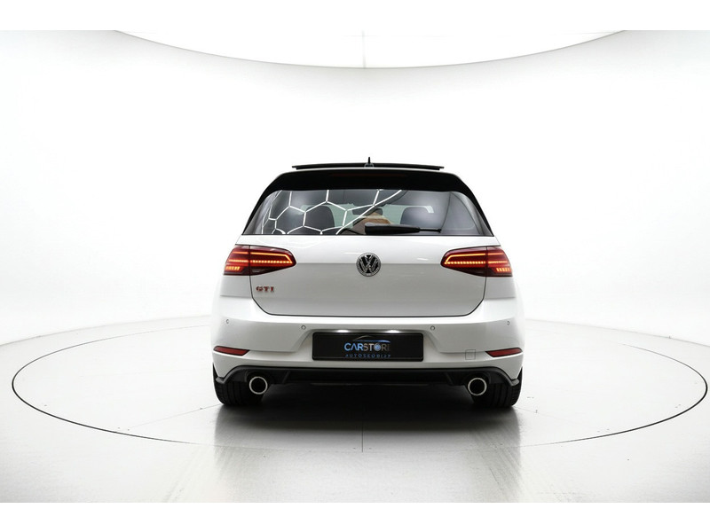 56659056-6.jpg