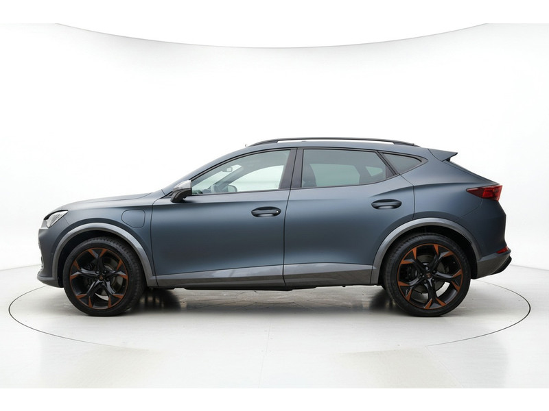 56736382-3.jpg