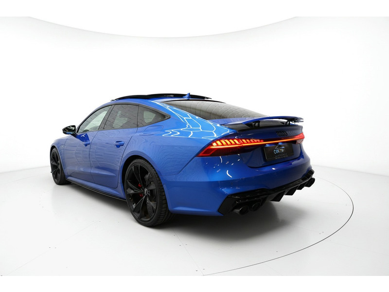 56769468-7.jpg