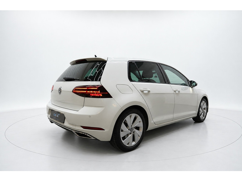 56927360-5.jpg