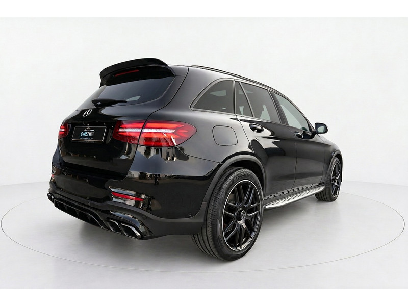 56927607-5.jpg