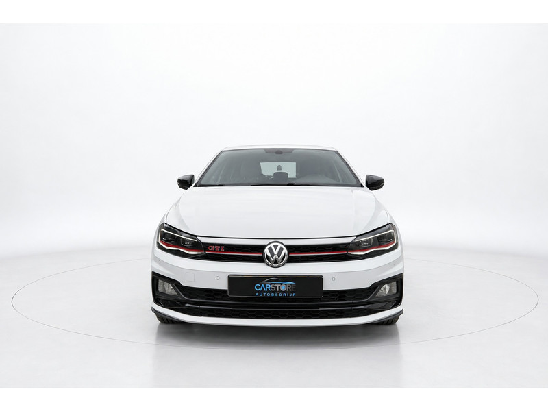 57106939-1.jpg