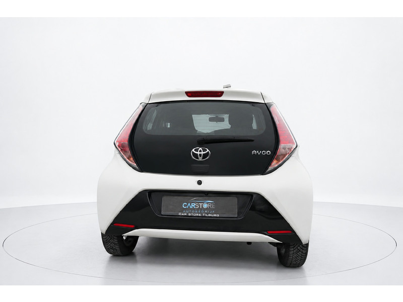 57262326-6.jpg