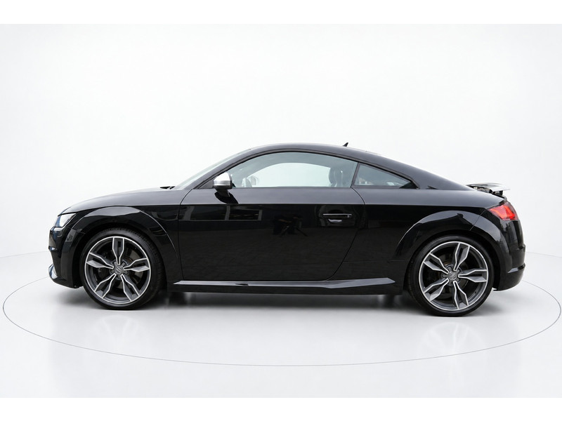57262934-3.jpg