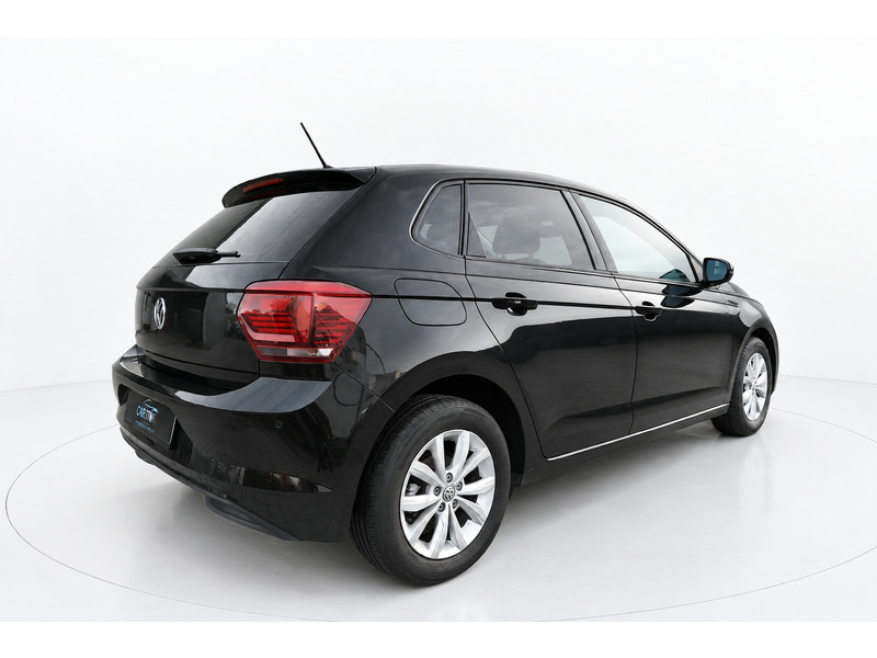 57764095-5.jpg